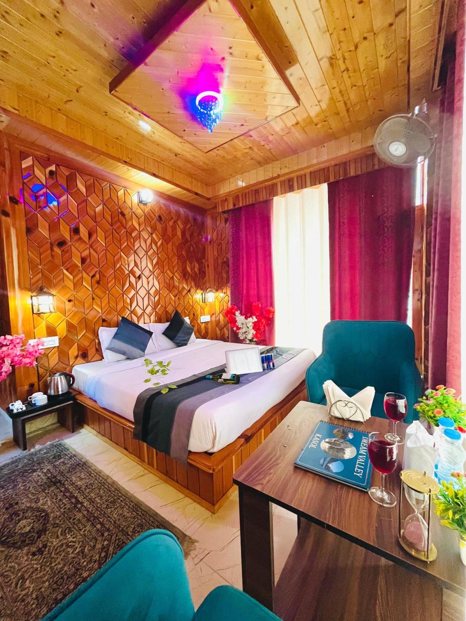 Hotel Dream Valley Kasol #Near Mall Road #River View #Parking #Gaming Zone #Open Terrace #Restaurant Exterior foto